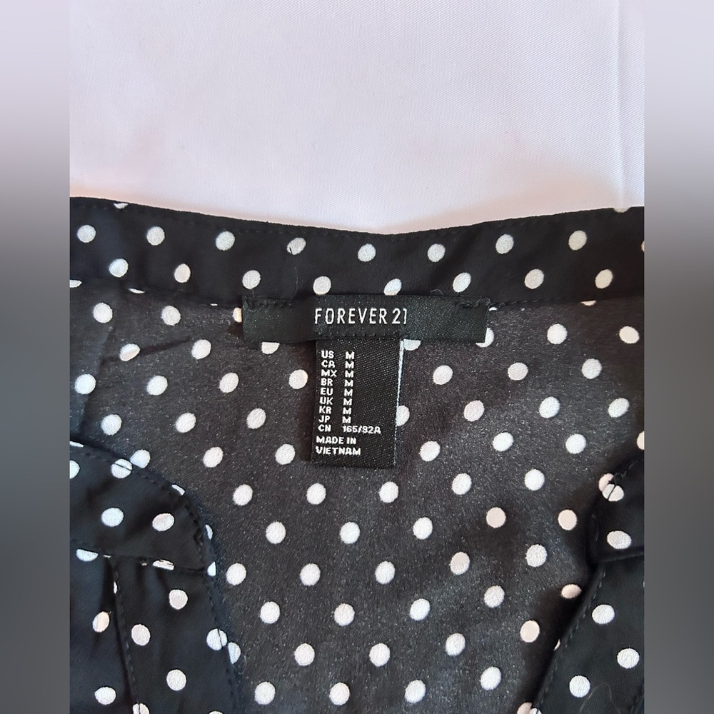 Forever 21 Black and White Polka Dot Button Up Blouse Size Medium - Picture 3 of 7